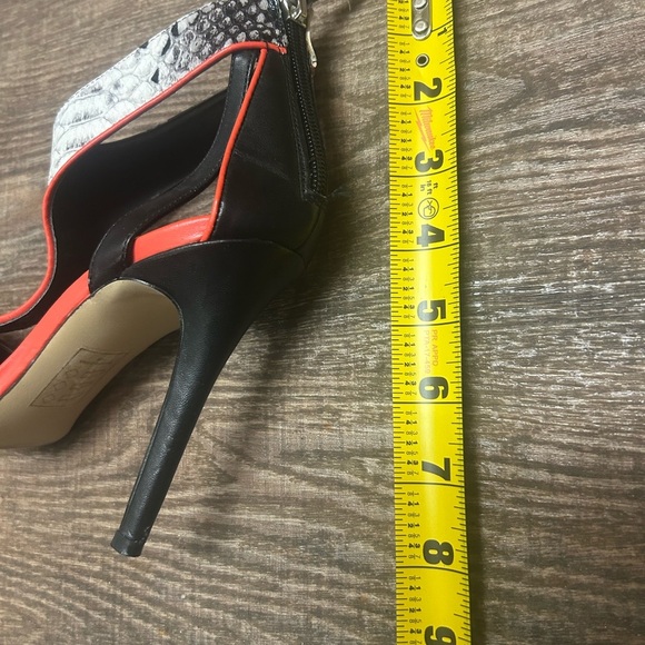 Sophia & Lee size 7 EUC snakeskin vegan leather Pointed-Toe Heels with strap - Picture 13 of 14